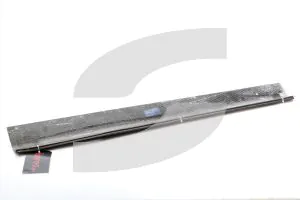 Maserati - Used Parts 68332600-Q2 LH UNDER DOOR MOULDING